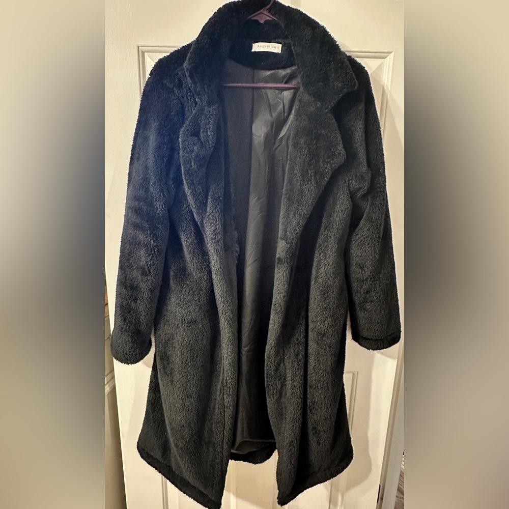 Faux fur coat black size large